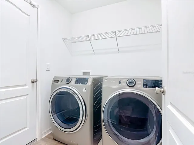 Laundry room and smart appliances included