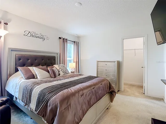 Primary suite with walk in closet