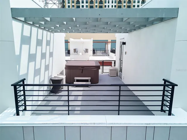 roof top deck with hot tub
