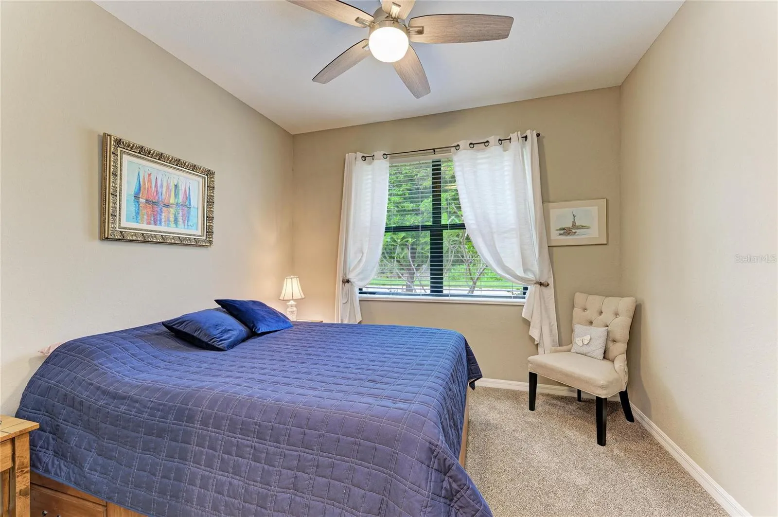 Guest bedroom