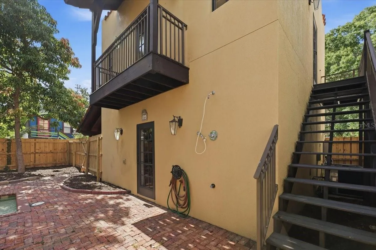 Private Entrance to Casita