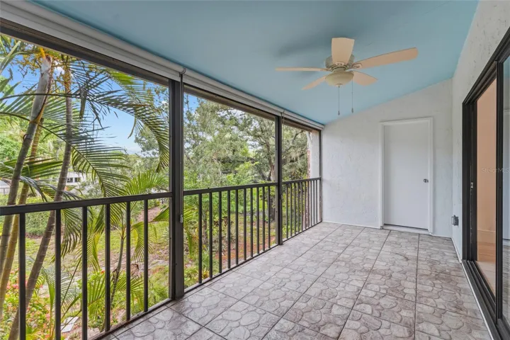 Large lanai space overlooking preserve area