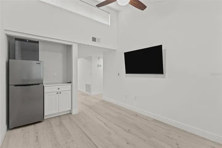 Second bedroom/office/den