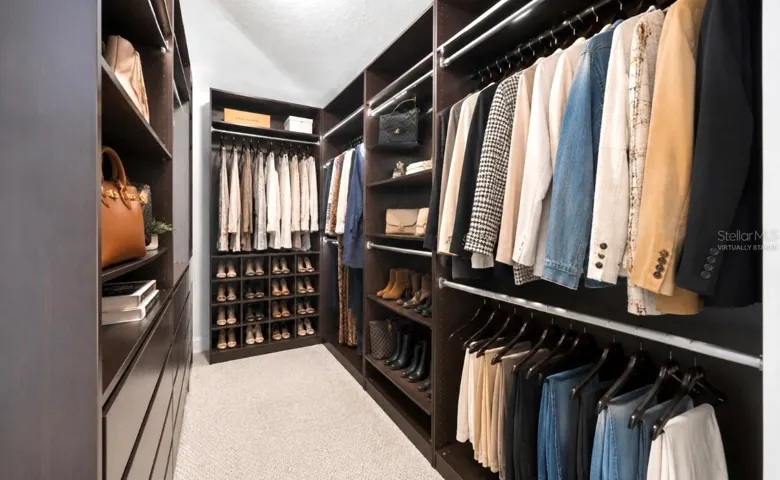 Closet Virtually staged
