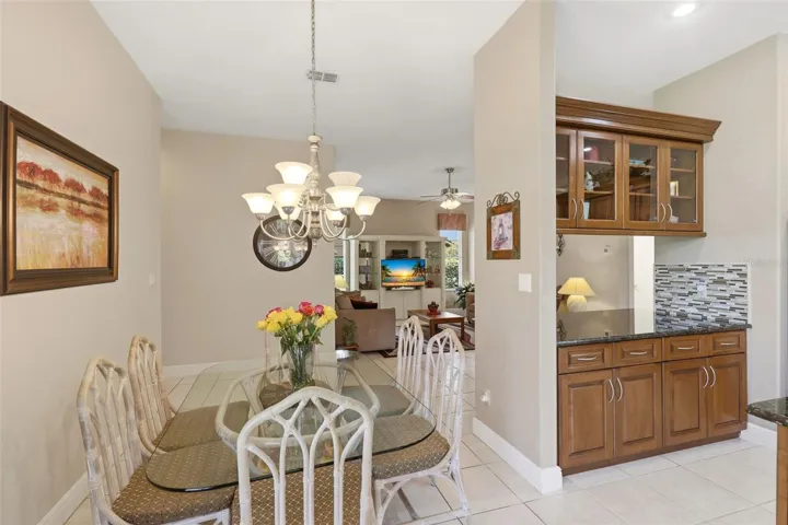 eating space in kitchen
