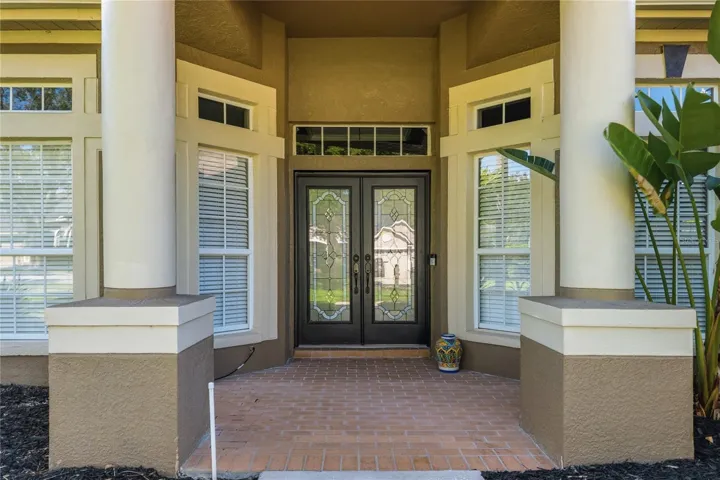 Welcome In! Double door glass entry!