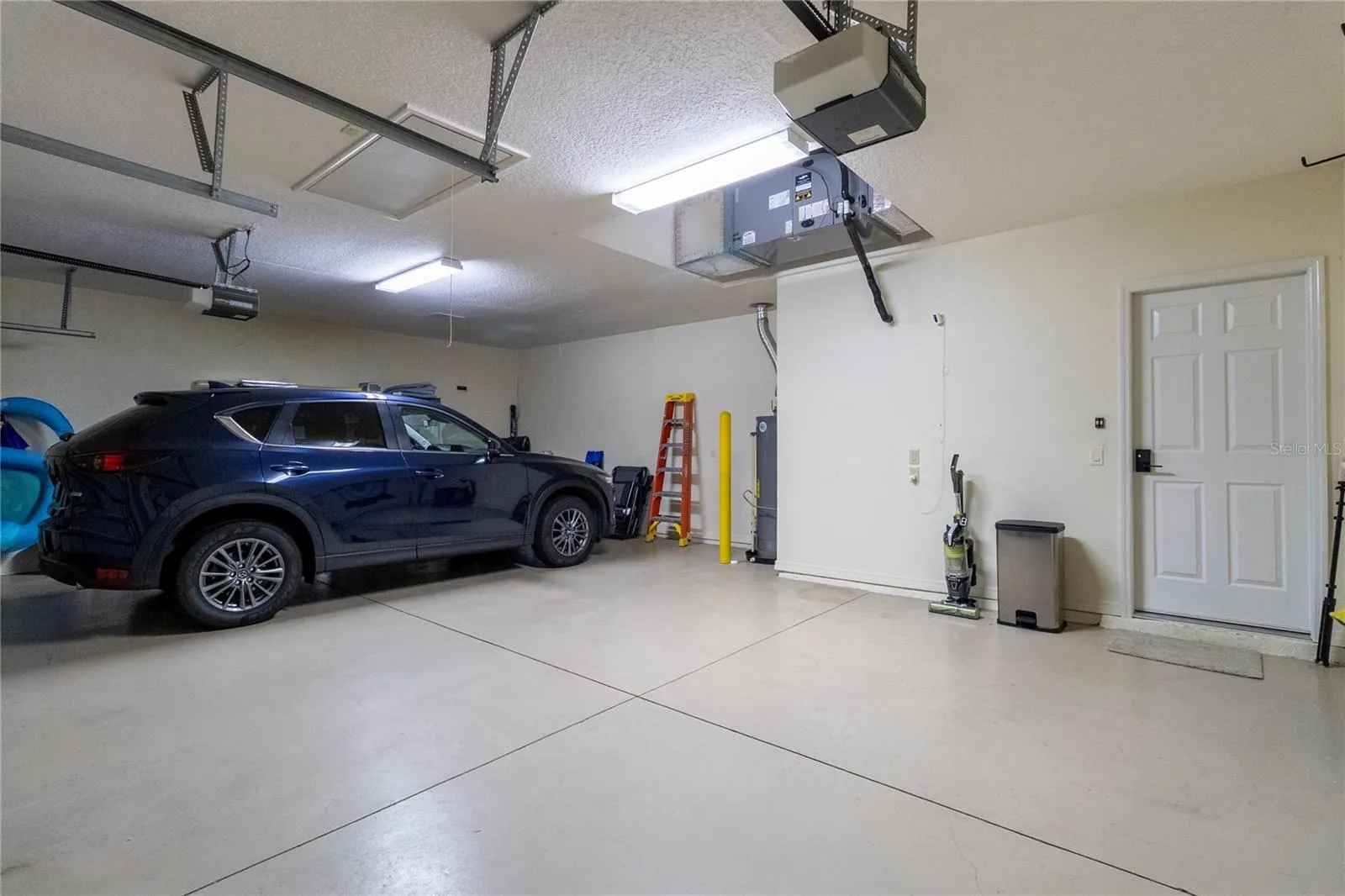 Oversized 3-Car Garage