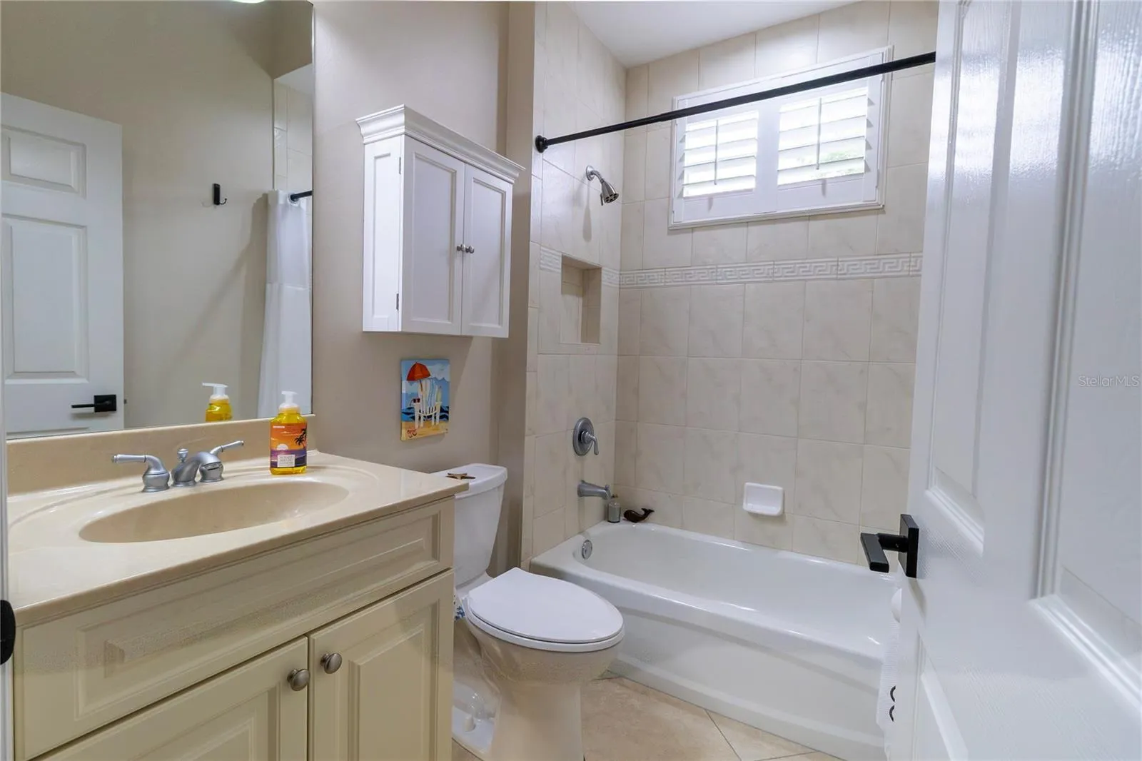 Beautiful Shared Full Bathroom