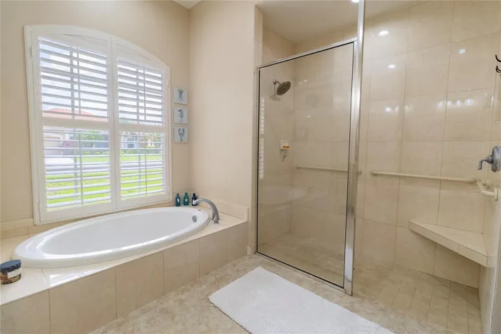 Luxurious Primary Bathroom with Soaking Tub &amp; Walk-In Shower
