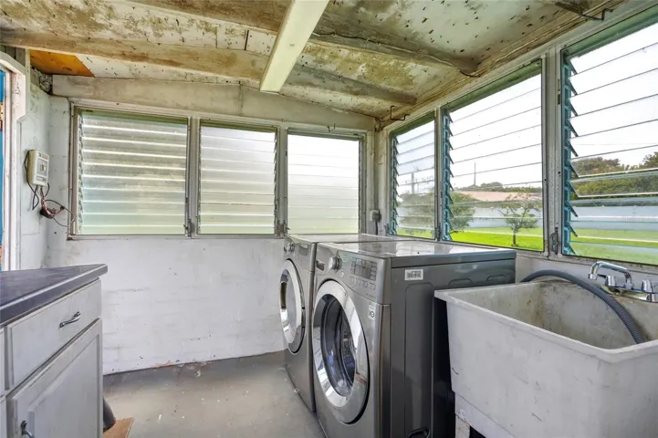 Detached Laundry Room