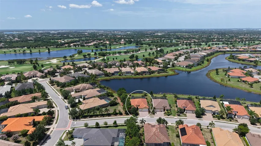 Private lake homesite with no home on left side