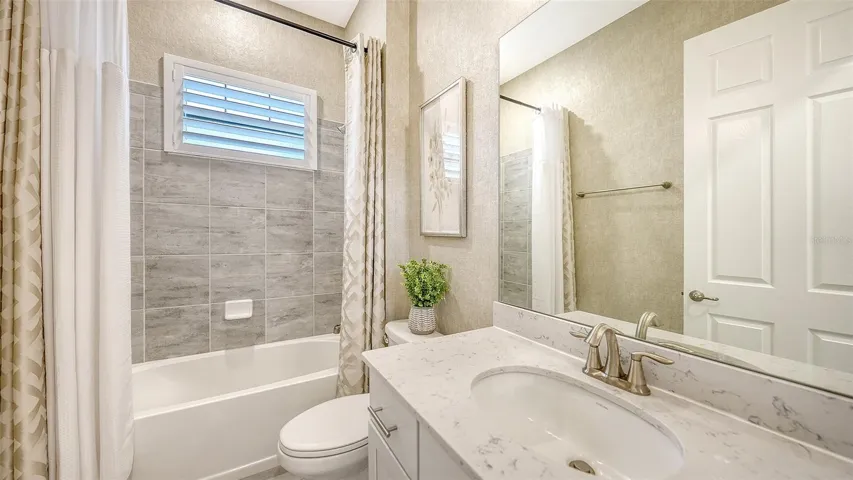 Guest bathroom adjacent to guest room 1