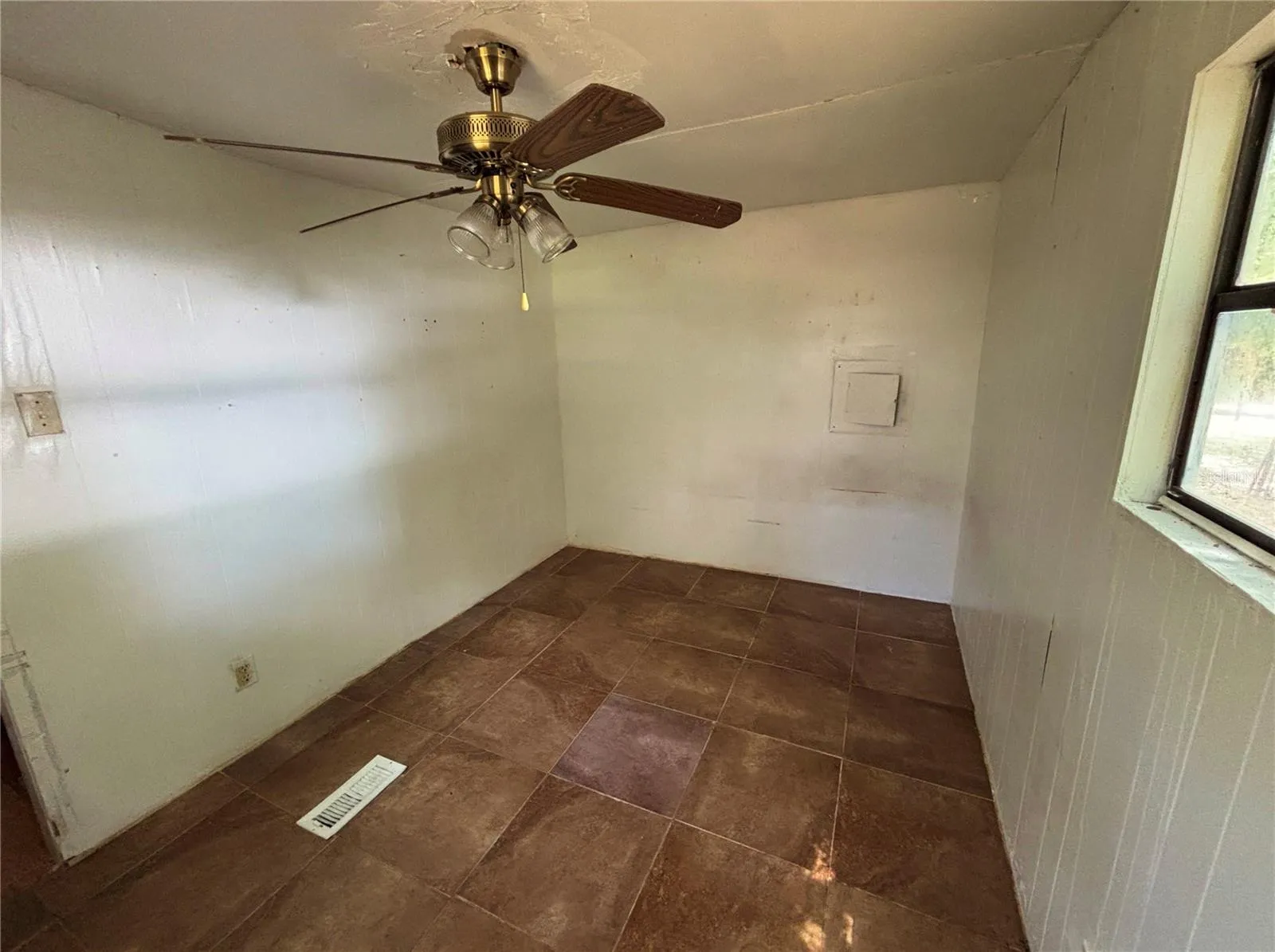 third bedroom tile floor