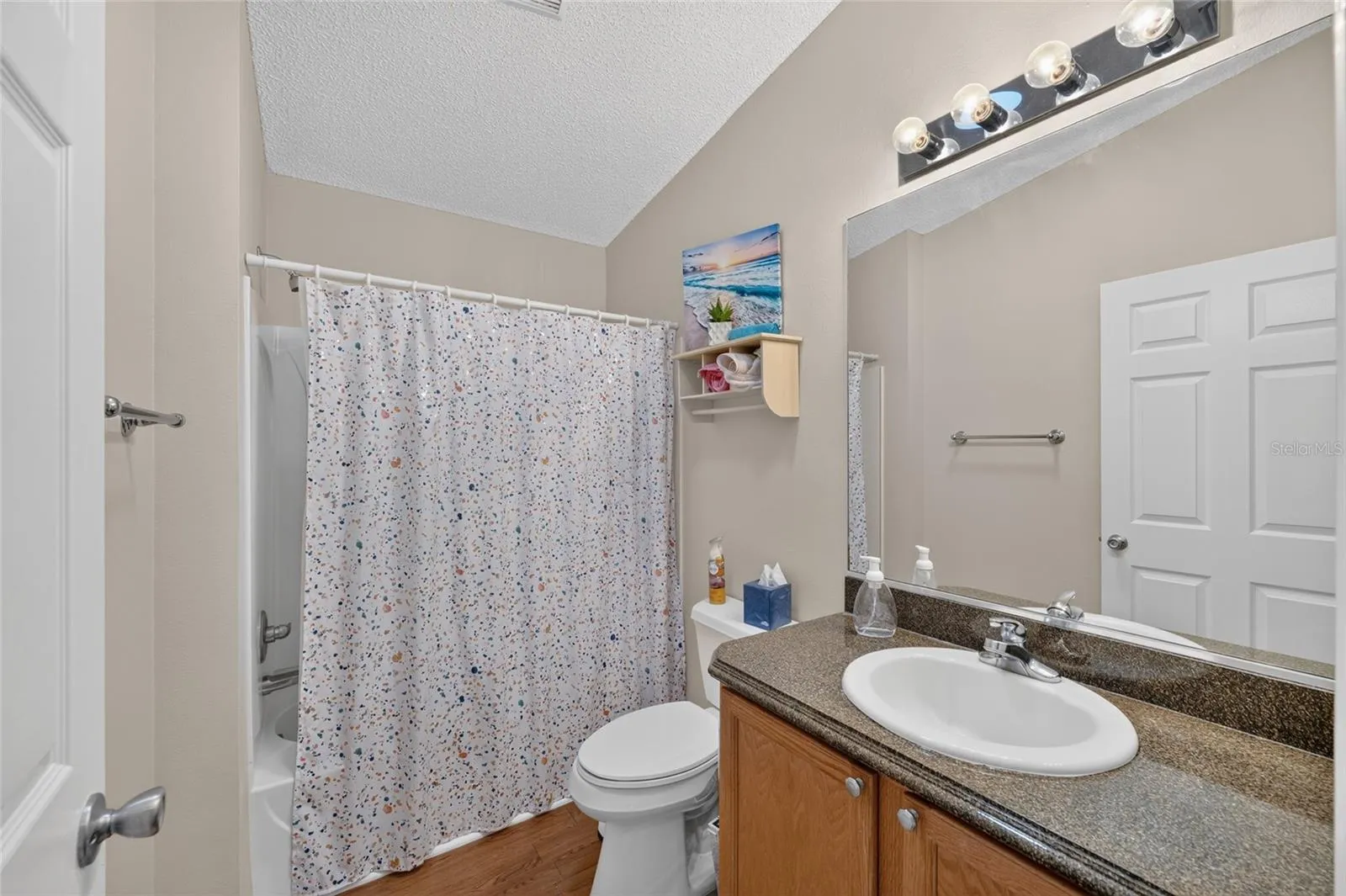2nd Bathroom
