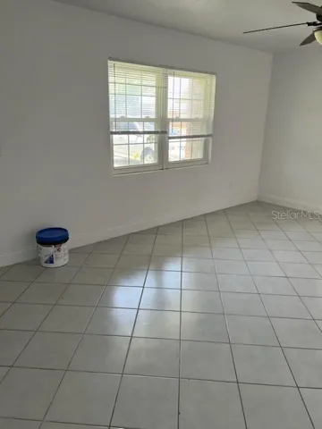 Living room (2)
