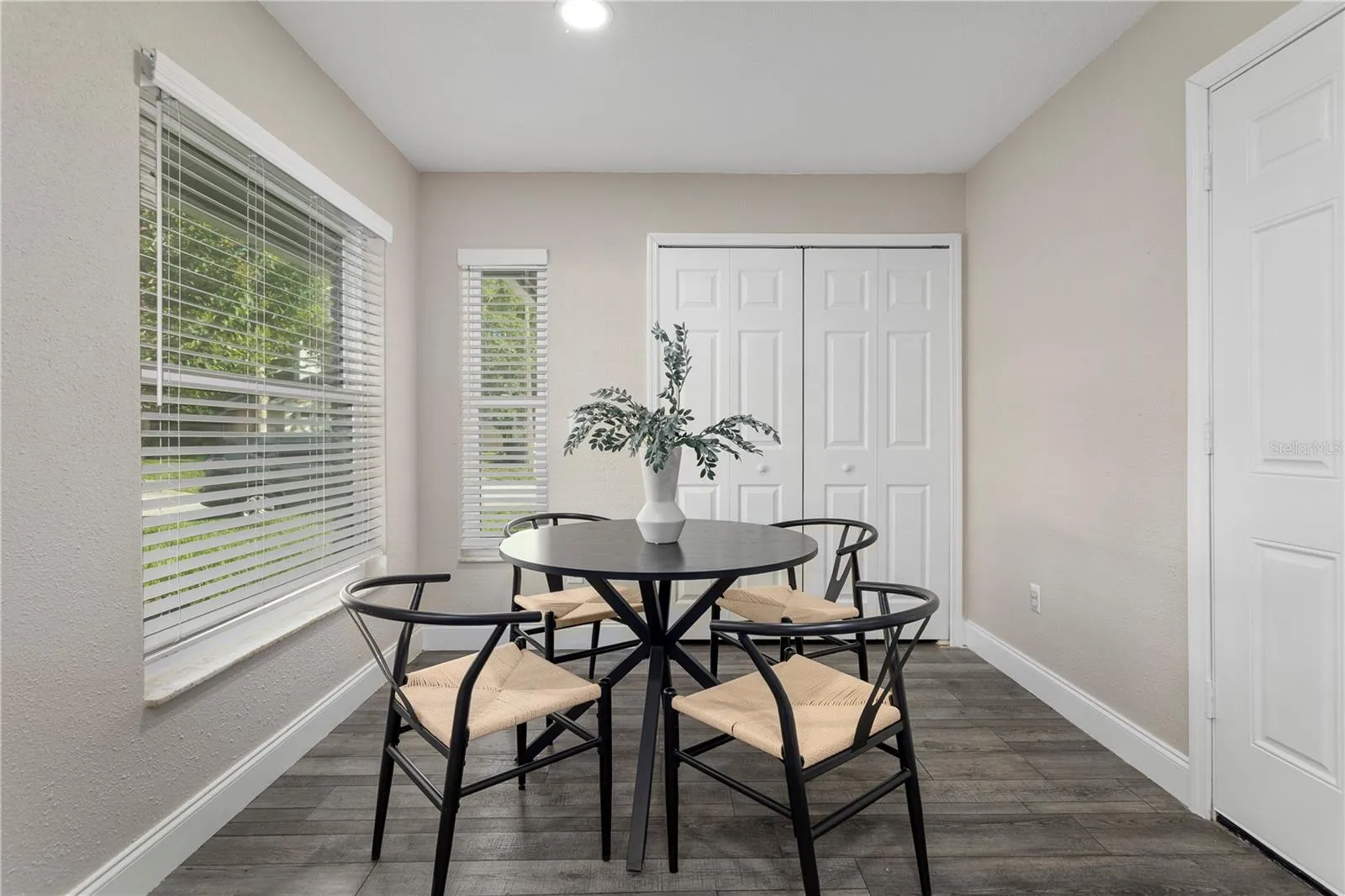 Breakfast Nook