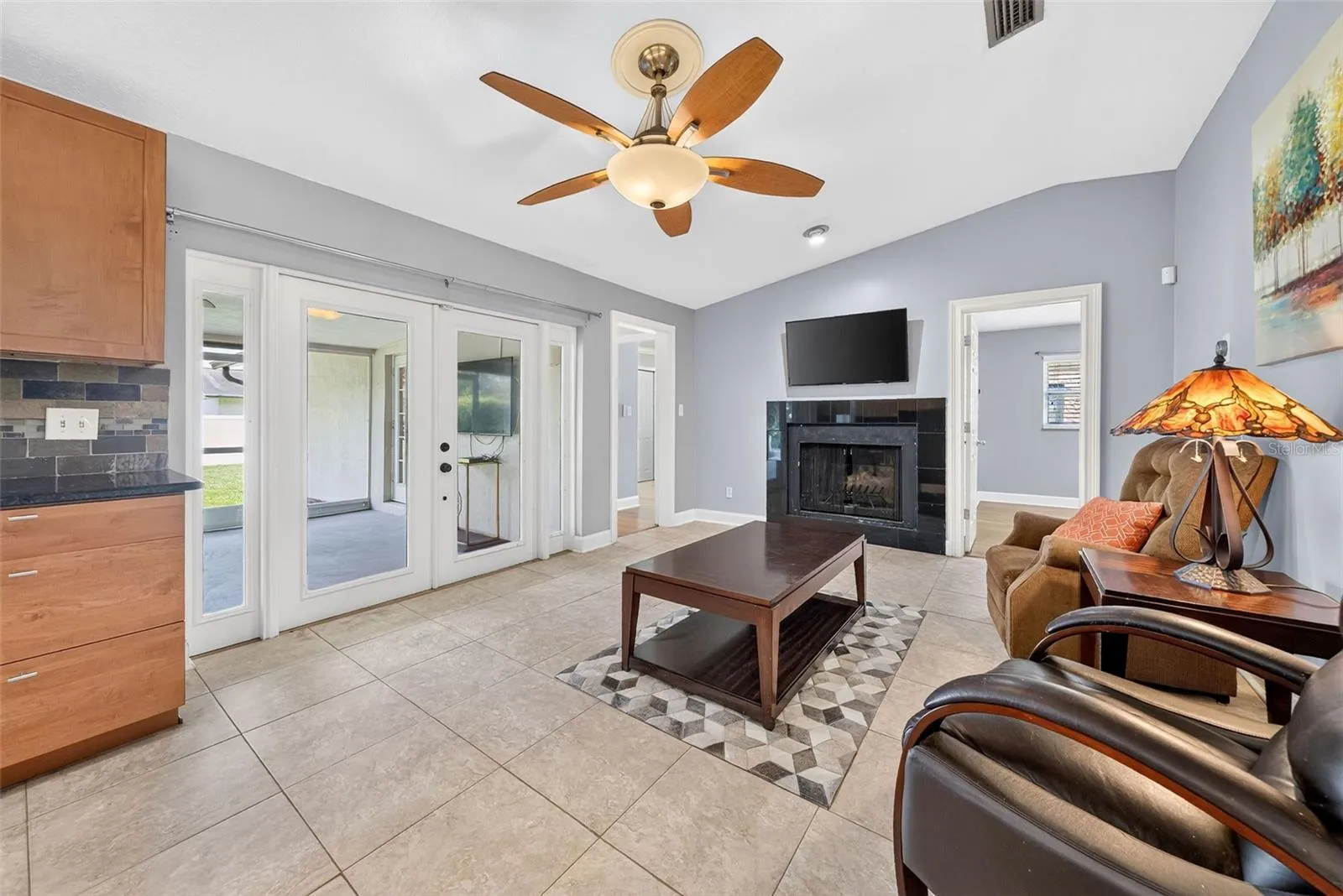 Family Room13'x13'