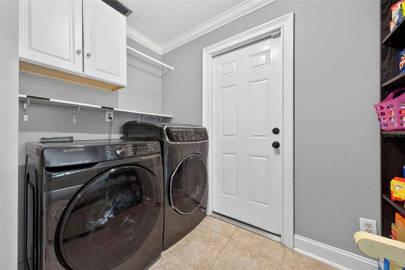 Laundry Room7'x6'
