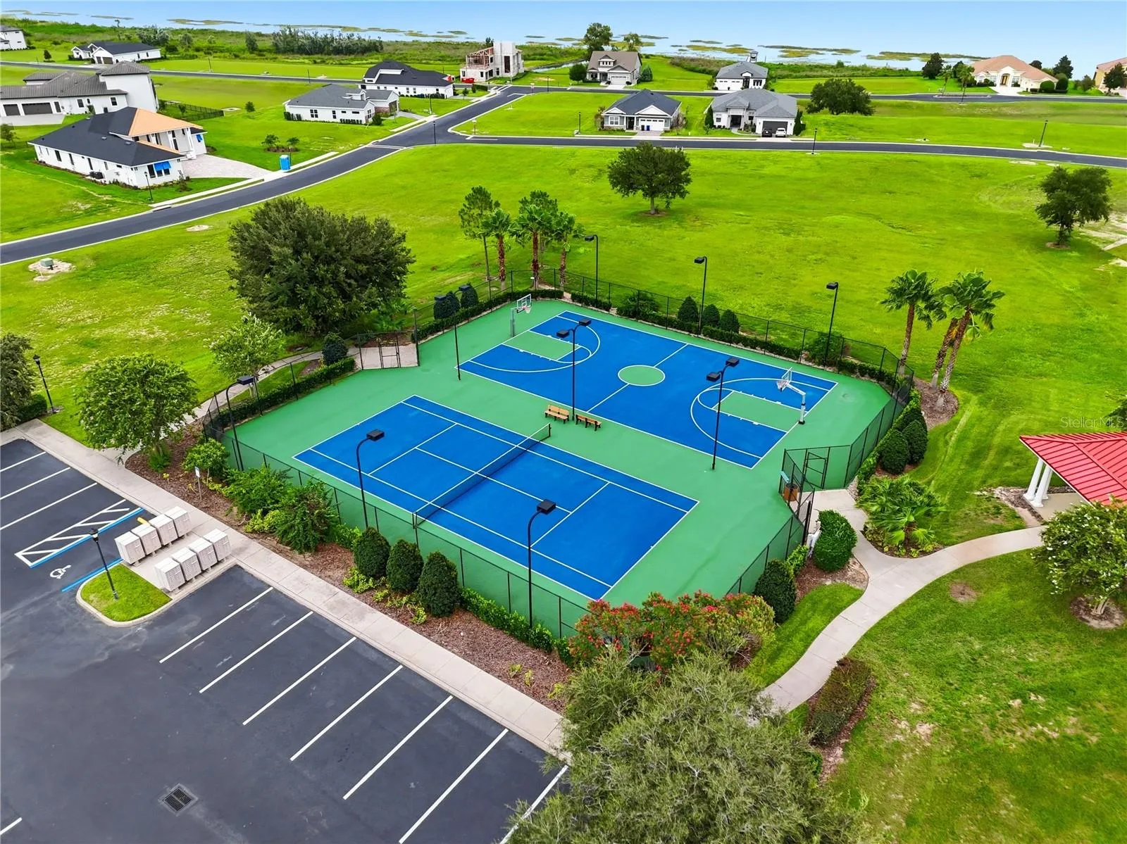 Water Ridge Clubhouse |Basketball and Tennis Courts Side
