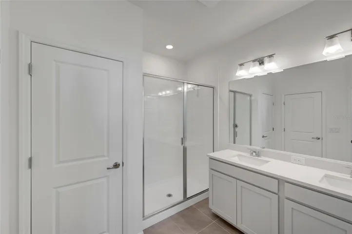 Owner's Bath