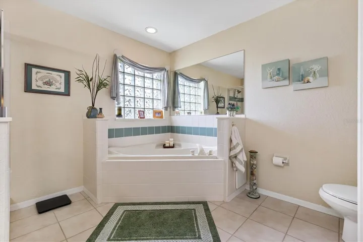 Soaking tub.