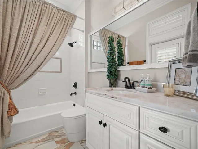 Upstairs hall bath