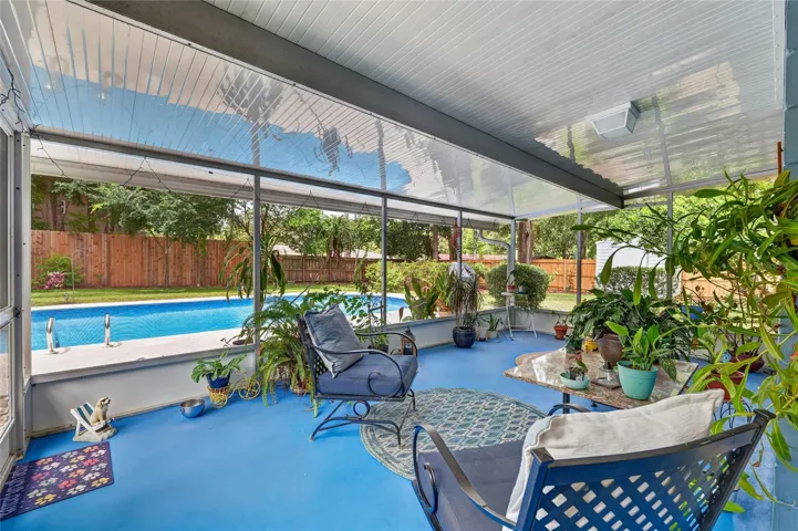 screened porch
