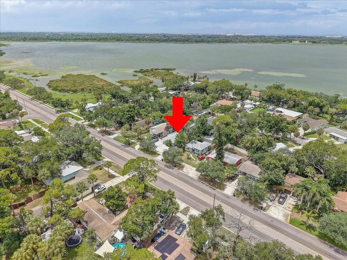 Walking distance to beautiful lake Maggiore, Boyd Hill Nature preserve and parks