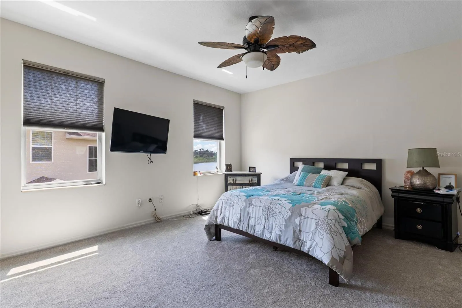 Guest Room 1 (new carpet & paint)