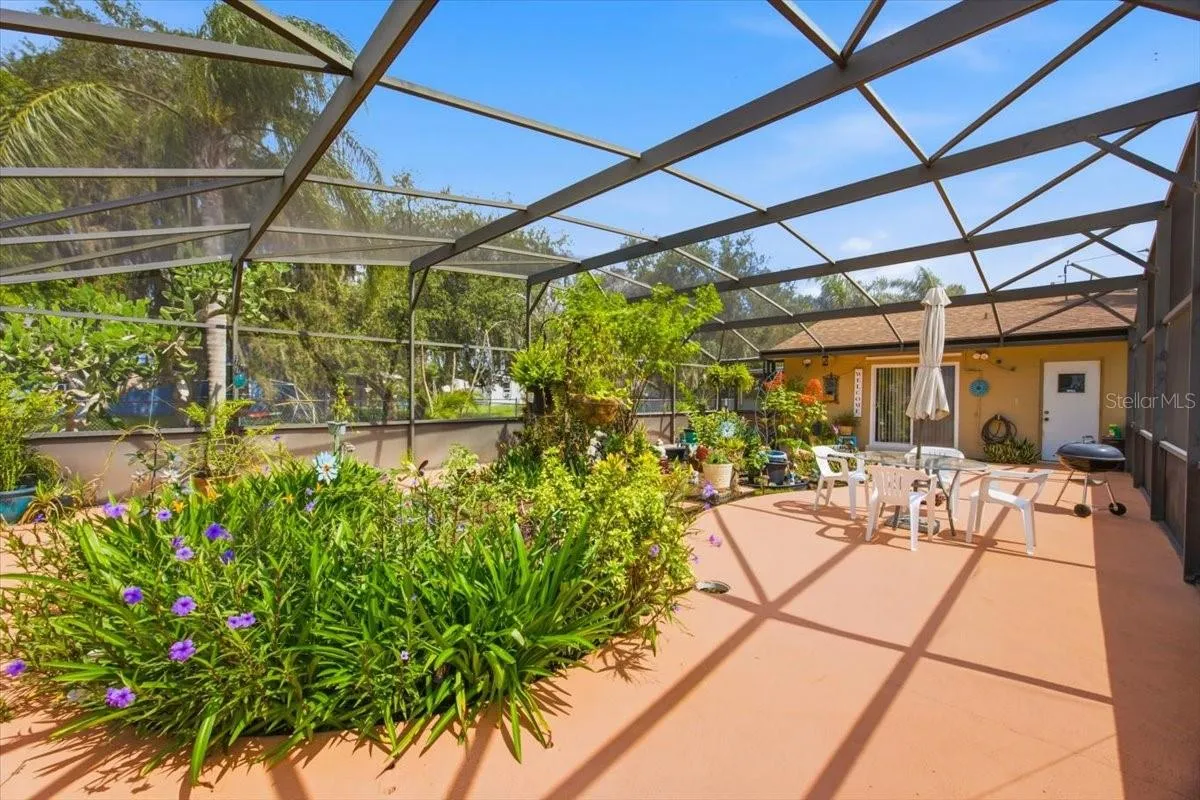 Screened Garden Retreat