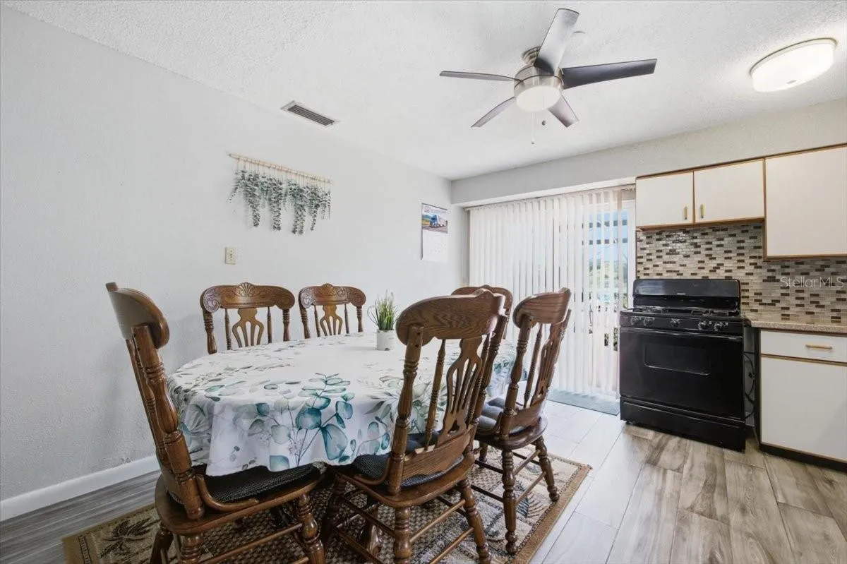 Kitchen/ Dining