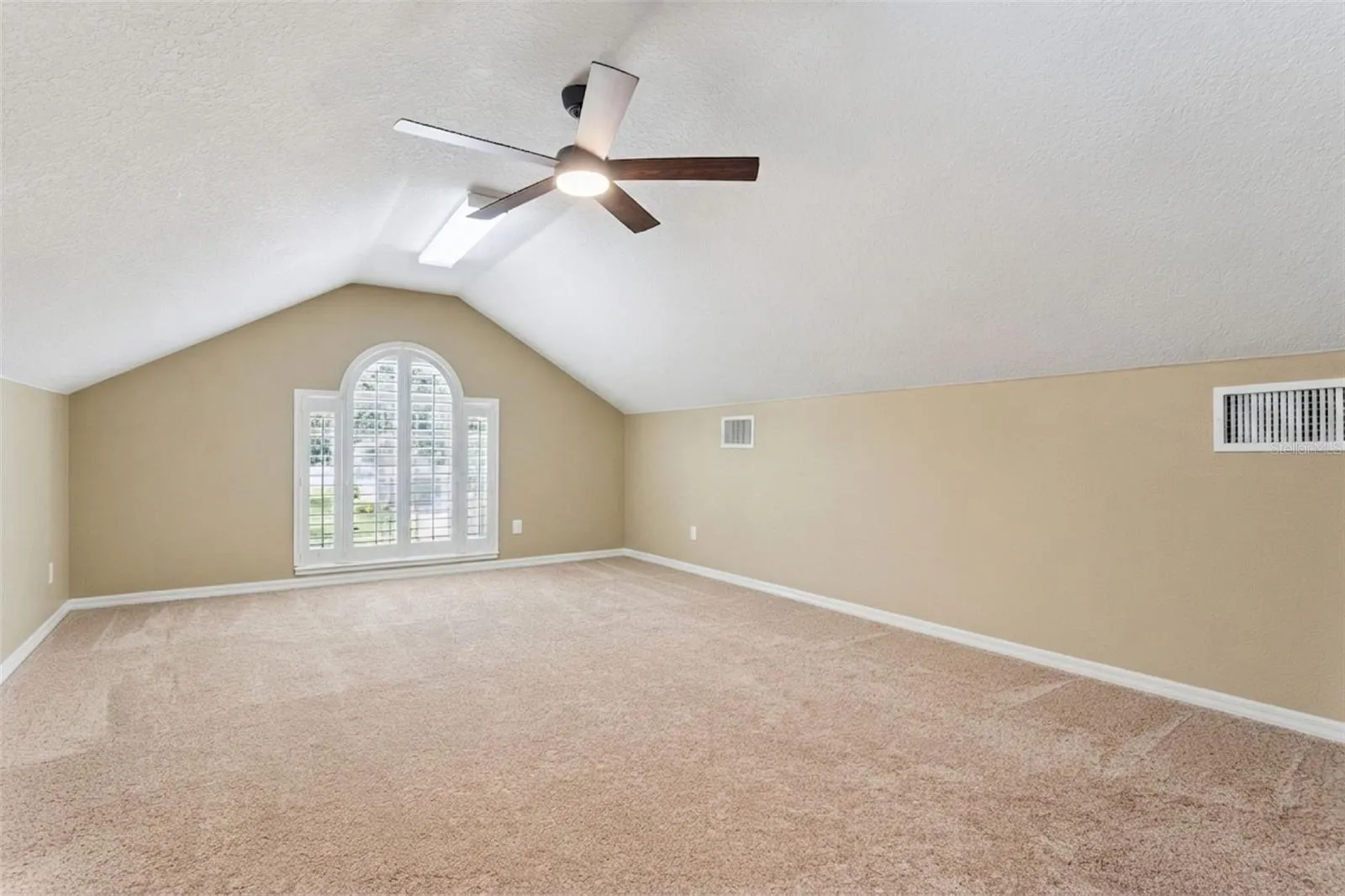 Upstairs bonus room