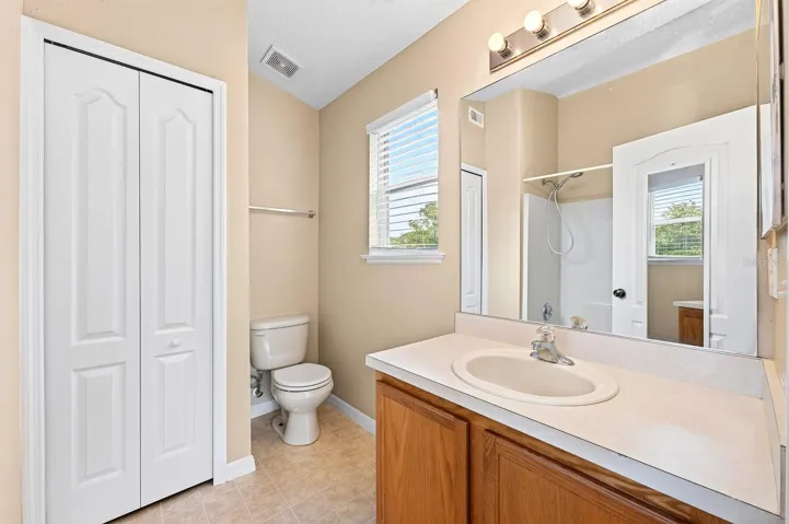 Primary en-suite bath.
