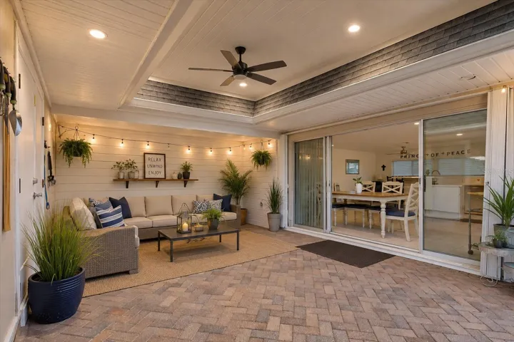 Lanai Concept in the open space between