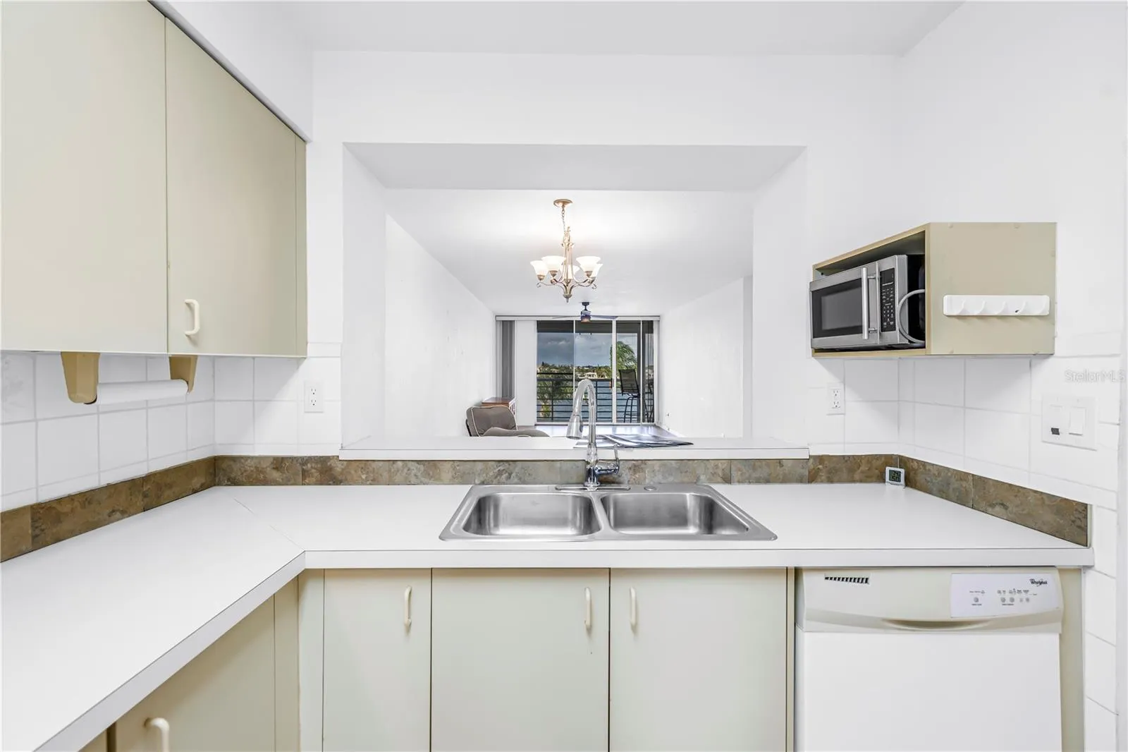 Kitchen Pass through to Dining area