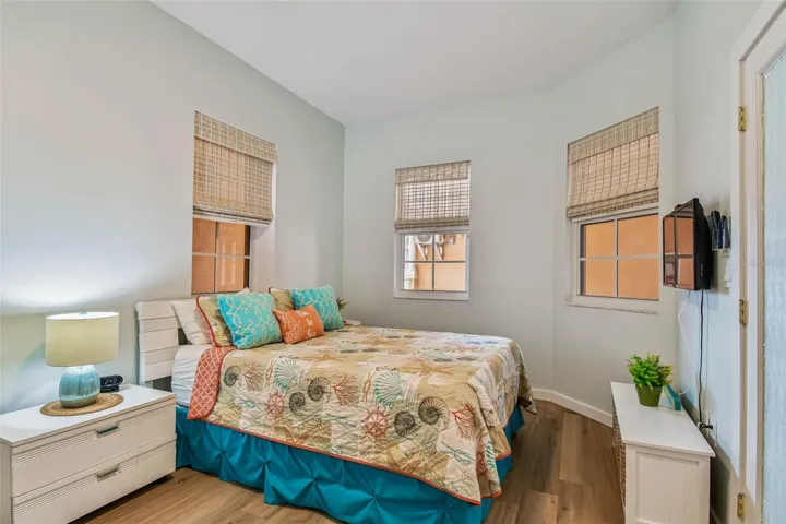 3rd bedroom with Queen size bed