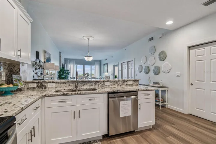 Beautiful granite countertops and backsplash