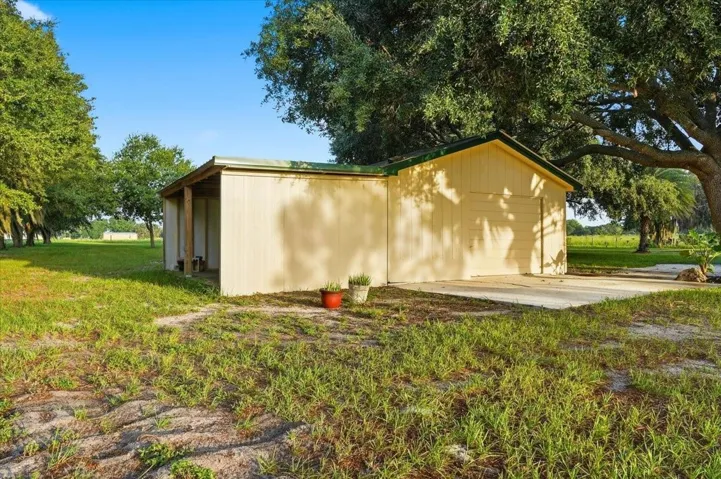 detached 20x20 garage with 12x20 lean to