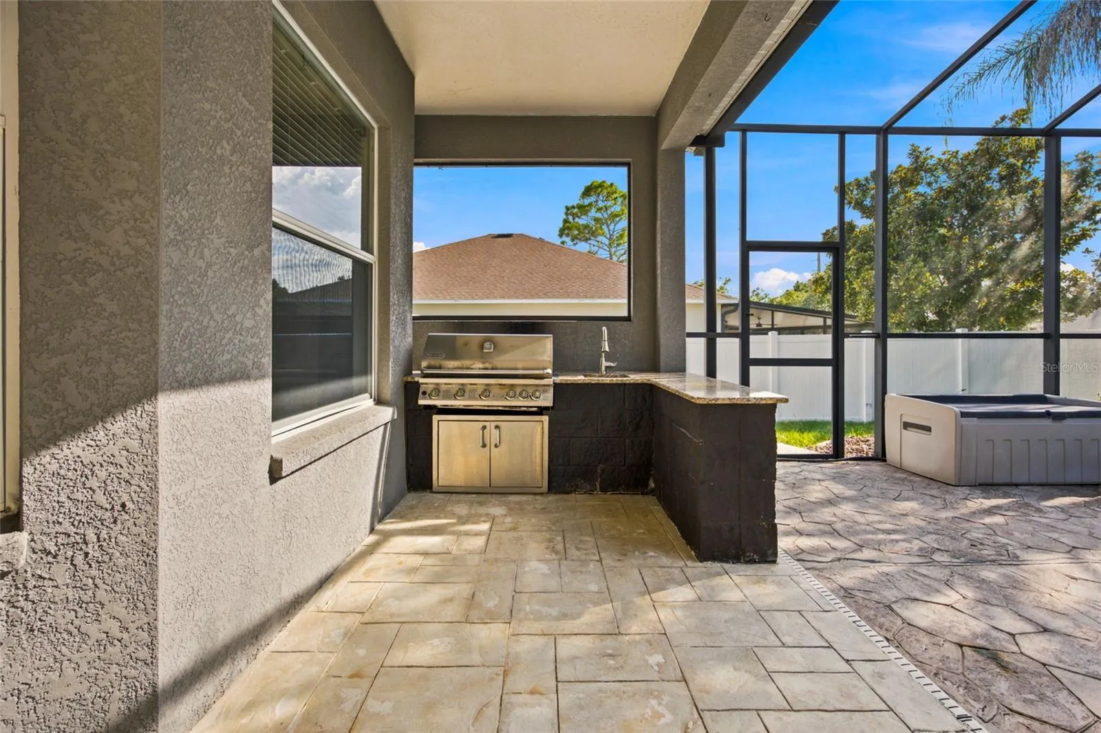Outdoor Kitchen