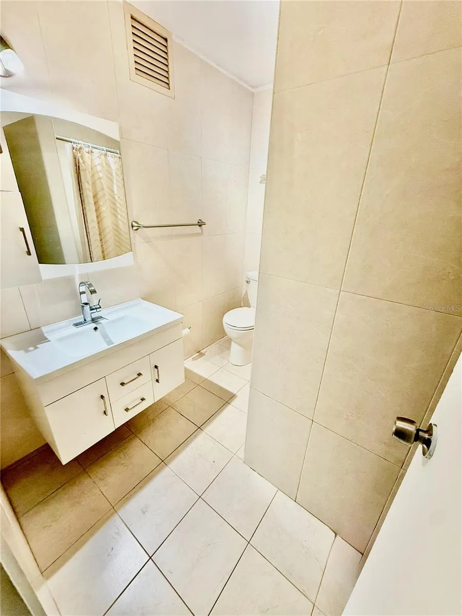 full bathroom full bathroom