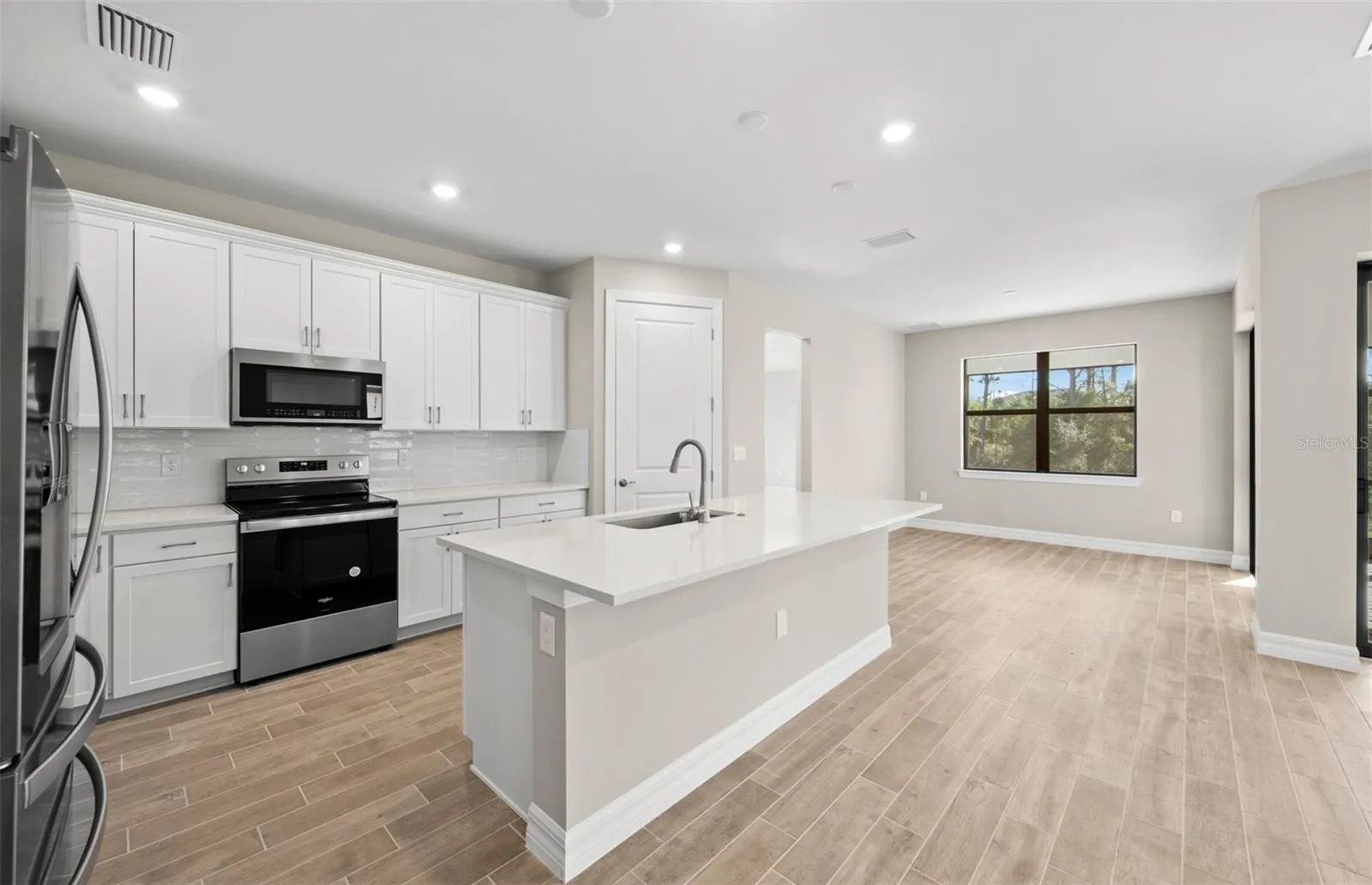 Photos are of similar Mystique home. Homes may vary.