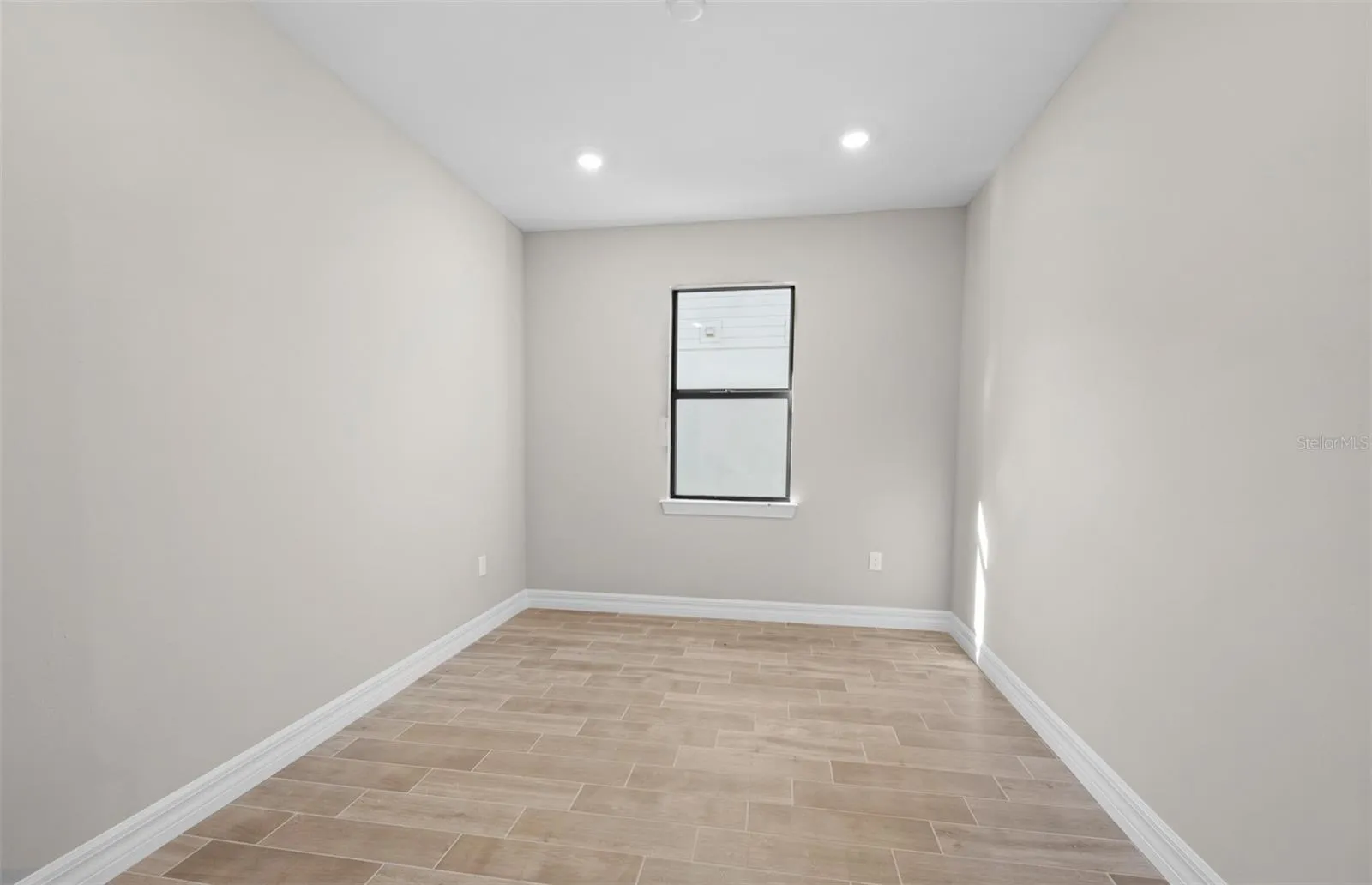 Photos are of similar Mystique home. Homes may vary.