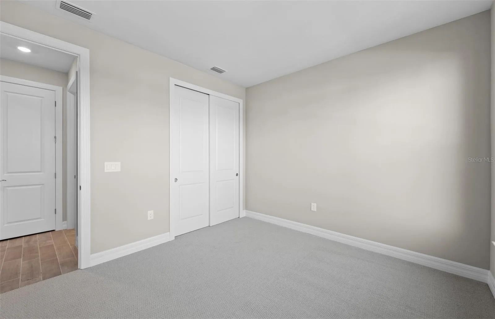 Photos are of similar Mystique home. Homes may vary.