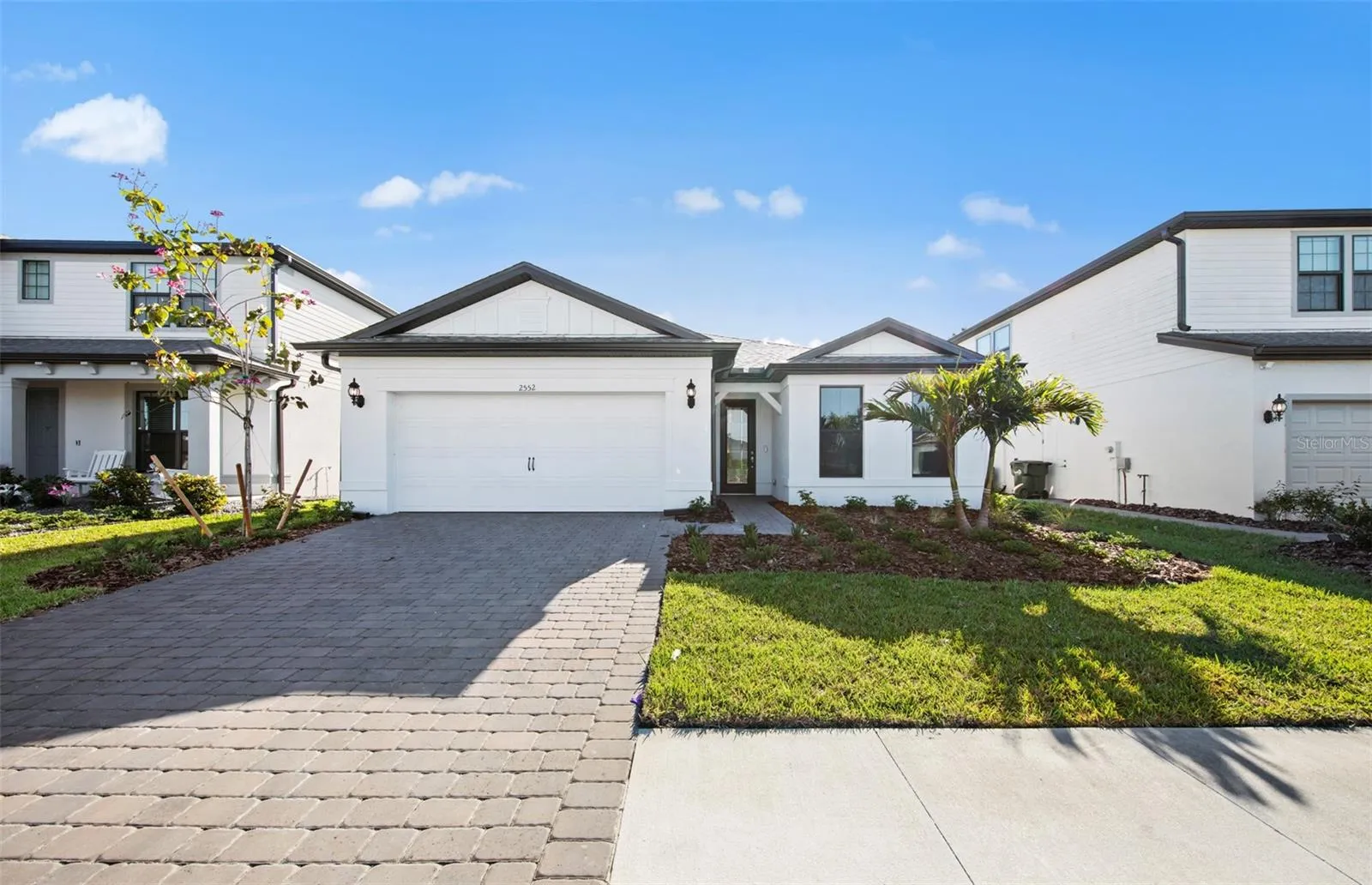 Photos are of similar Mystique home. Homes may vary.