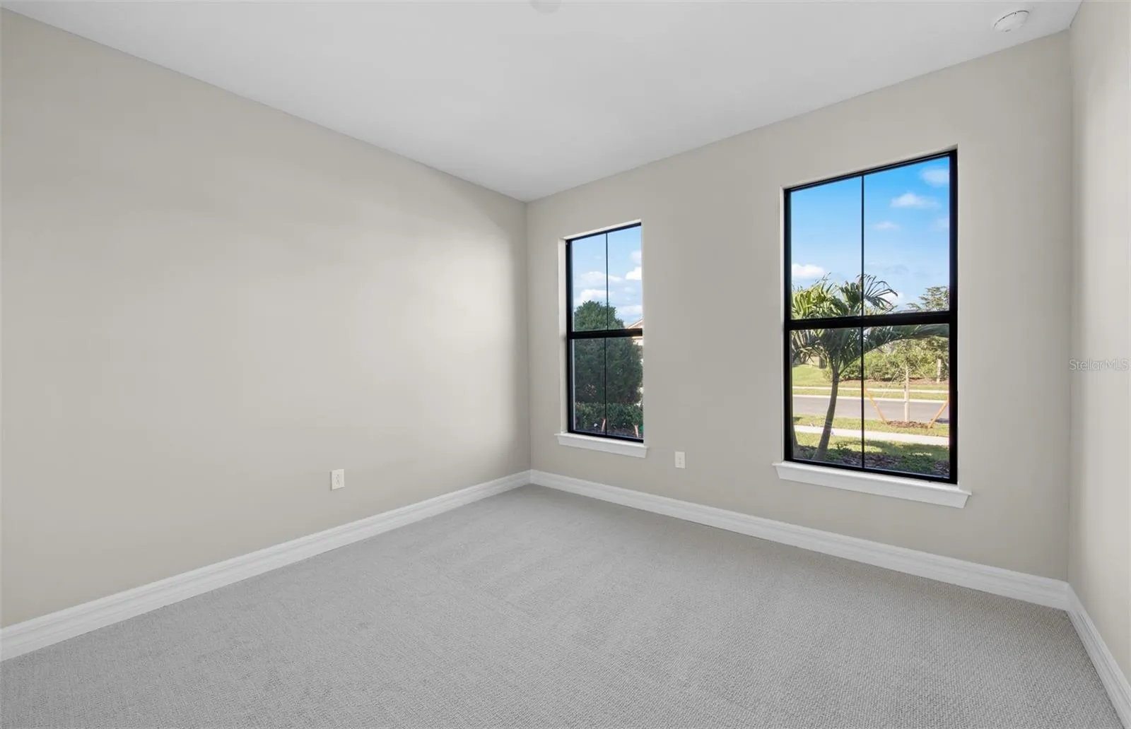 Photos are of similar Mystique home. Homes may vary.