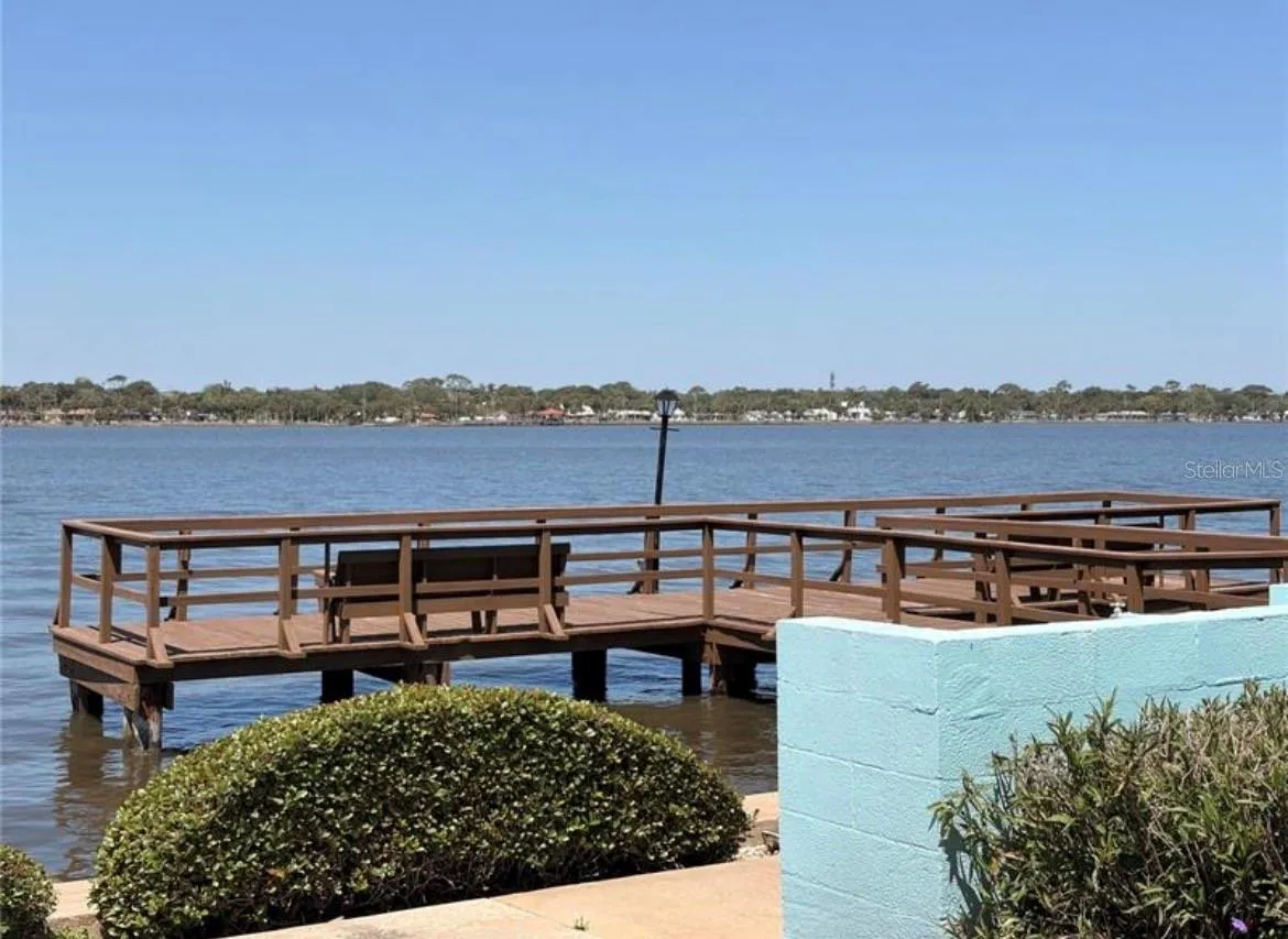 Fishing Pier with Beautiful views of the Halifax River Intracoastal!