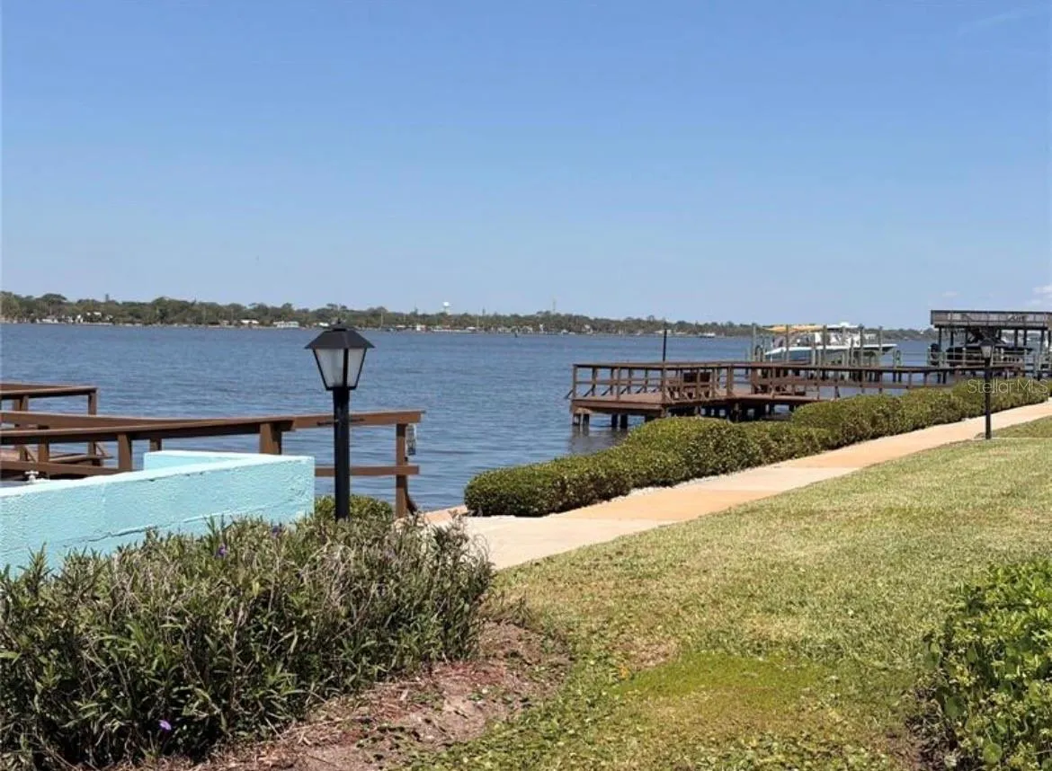 Fishing Pier with Beautiful views of the Halifax River Intracoastal!