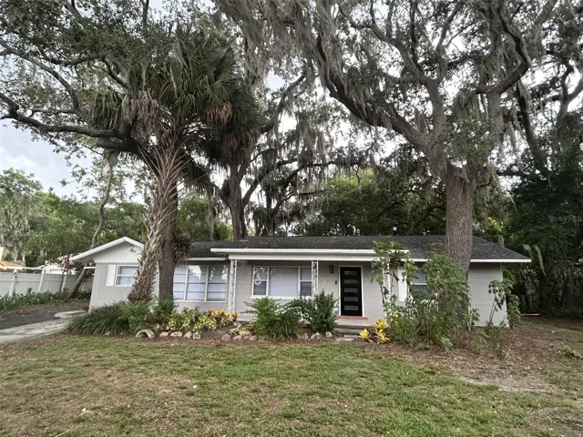 2899 E. Crooked Lk. Dr. Eustis