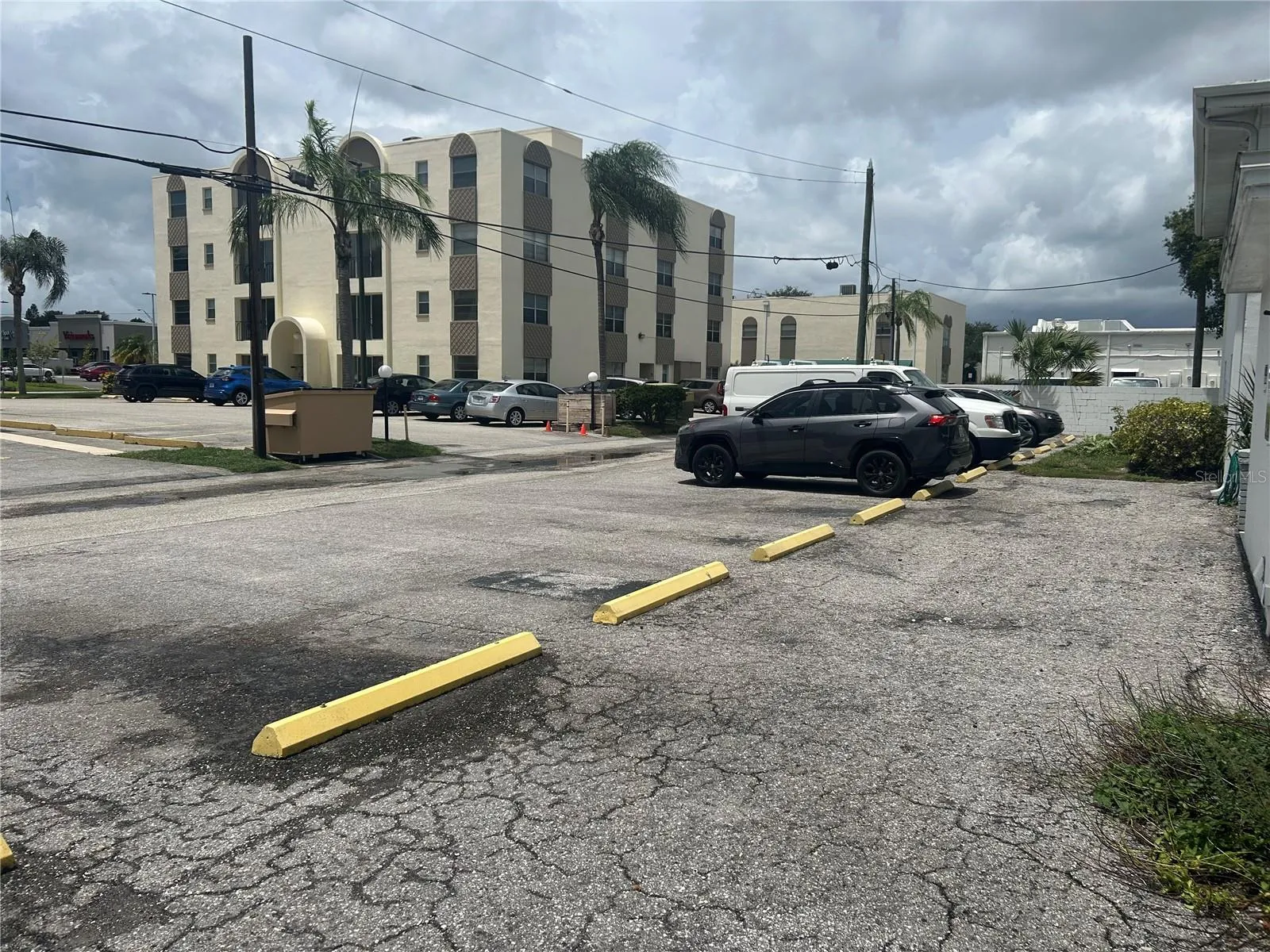 reserved parking in the back of bldg.