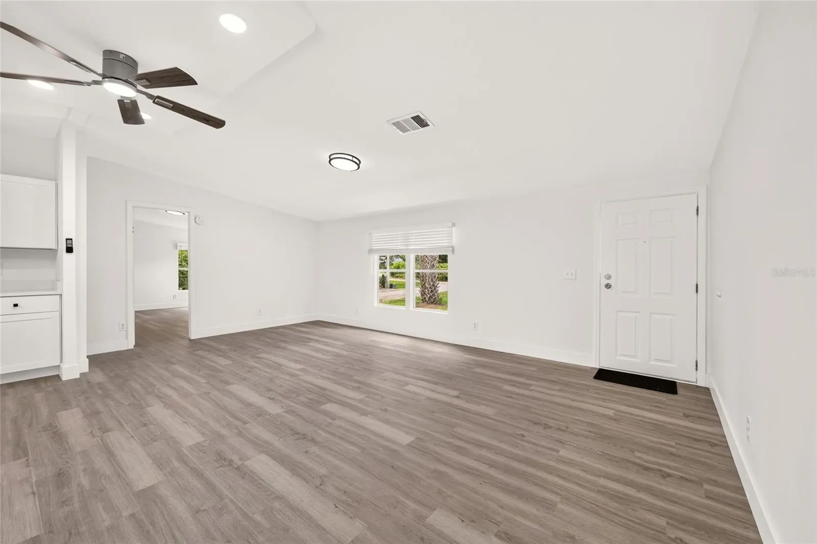 Livingroom Kitchen space